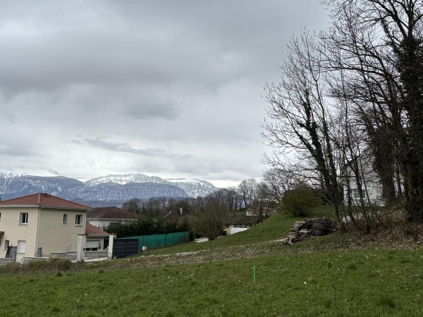 Image Vue à terrain de Saint-Cassien