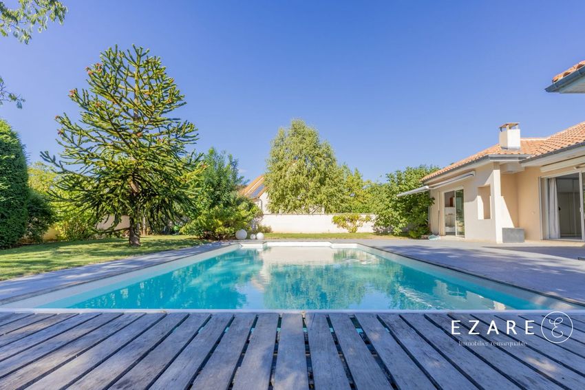 Image Piscine à  maison individuelle de Bellefond