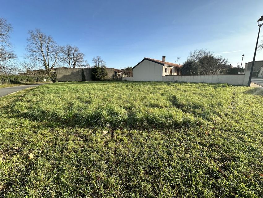 Image de terrain à Lalande-de-Pomerol