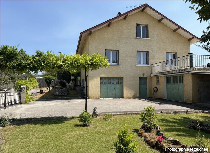 Image Façade à  villa de Clairvaux-les-Lacs
