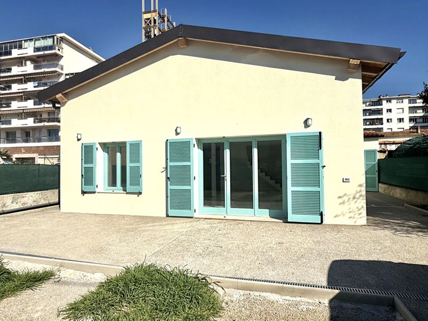 Image Façade à  villa de Cagnes-sur-Mer