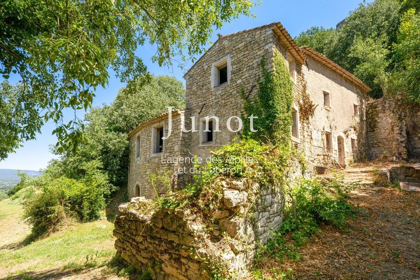 Image Façade à  maison traditionnelle de Ménerbes