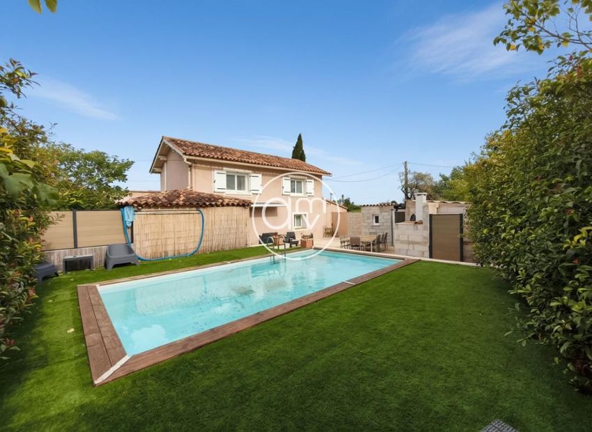 Image Piscine à  maison individuelle de Cuers