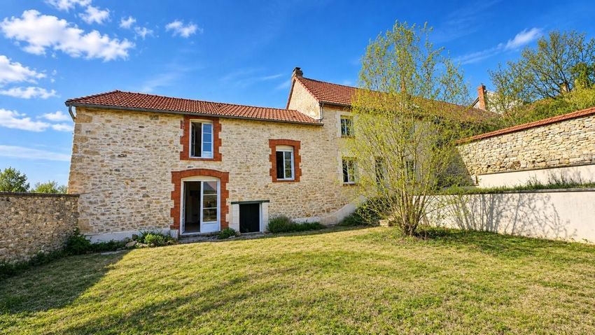 Image Façade à  maison individuelle de Saint-Euphraise-et-Clairizet