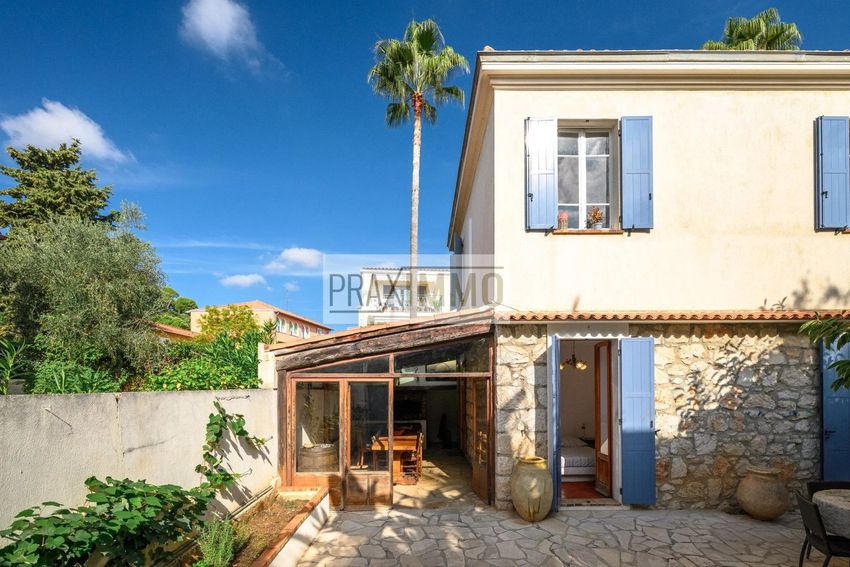 Image Façade à  maison individuelle de Saint-Jean-Cap-Ferrat