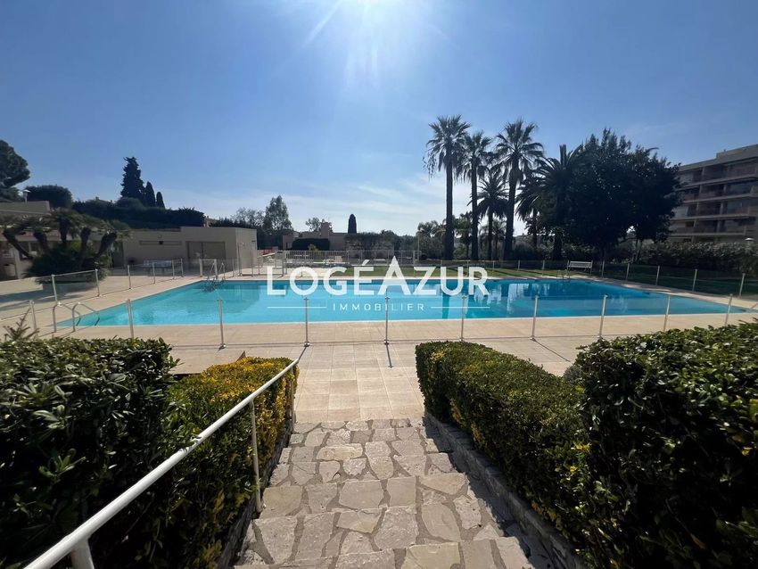 Image Piscine à appartement de Antibes