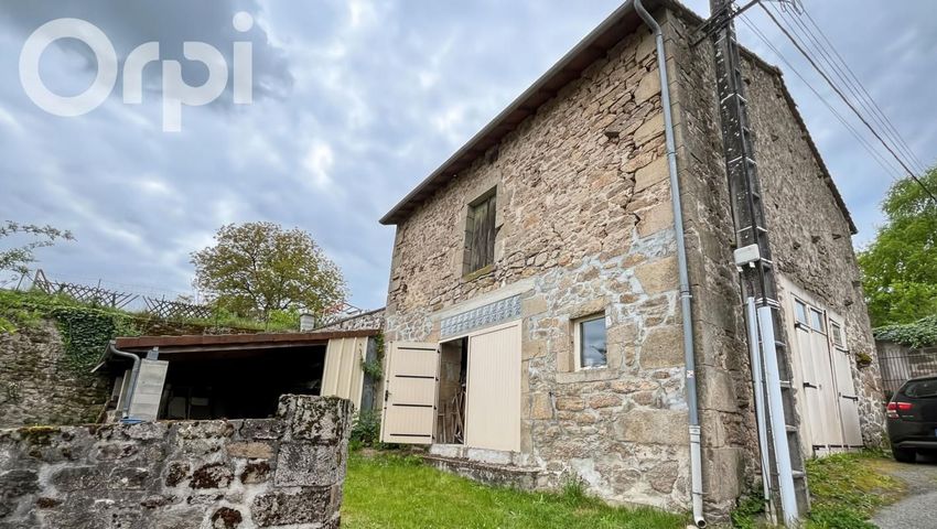 Image Façade à  maison individuelle de Razès