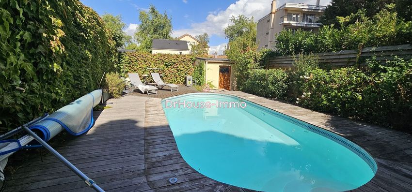 Image Piscine à  villa de Saint-Gratien