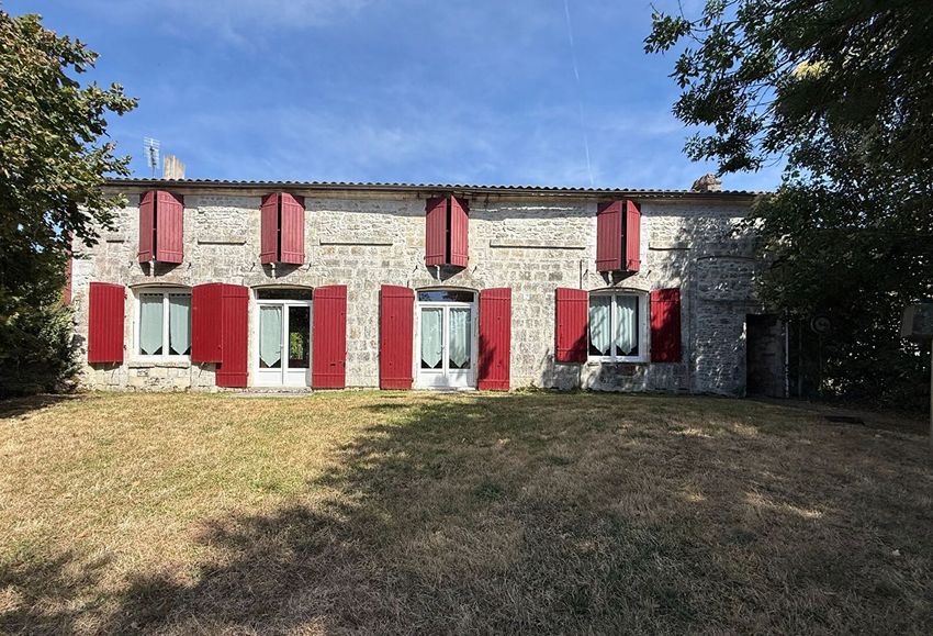 Image Façade à  maison individuelle de Saint-Pierre-La-Noue