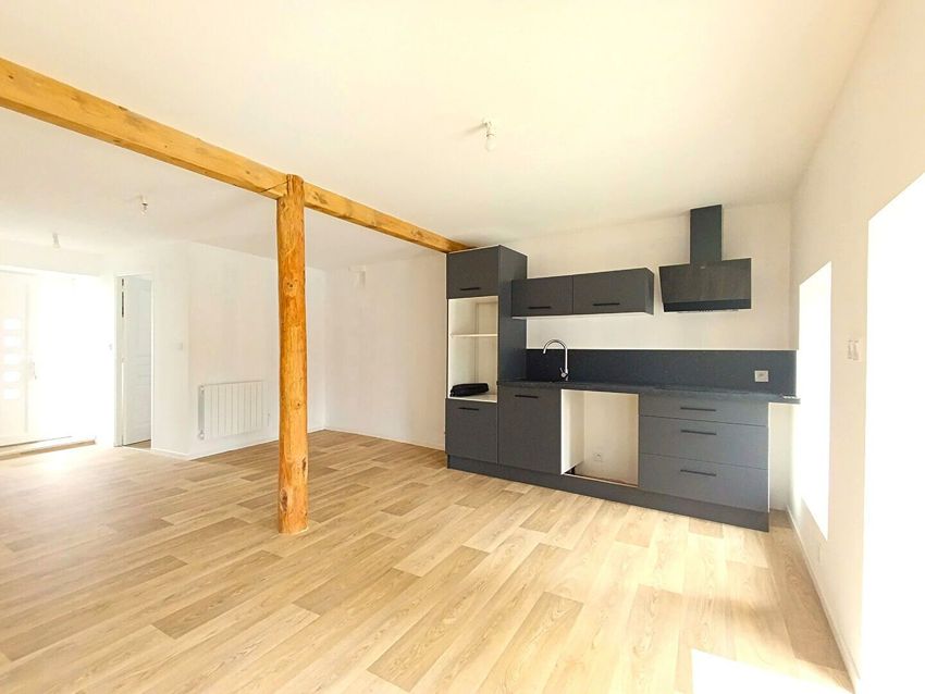 Image de  maison de village à Saint-Pierre-du-Champ