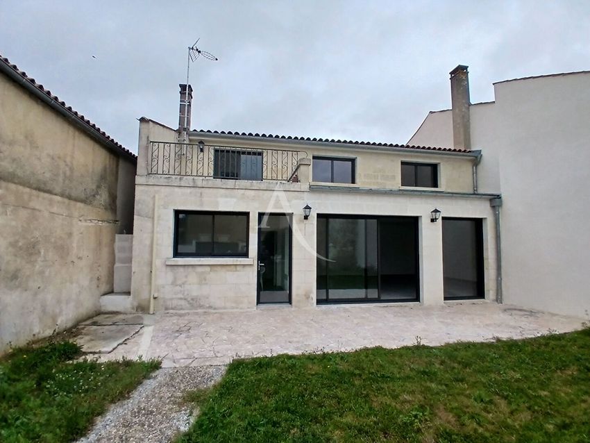 Image Façade à  maison mitoyenne de Saint-Hilaire-de-Villefranche