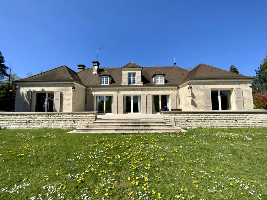 Image Façade à  maison individuelle de Saint-Nom-la-Bretèche