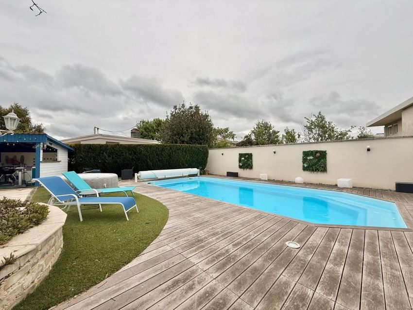 Image Piscine à  maison individuelle de Genlis