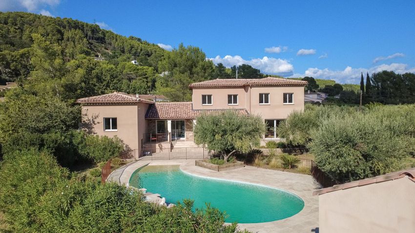 Image Piscine à  maison individuelle de La Motte