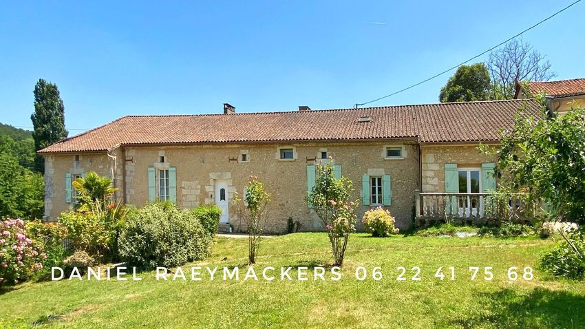 Image Façade à  maison individuelle de Neuvic