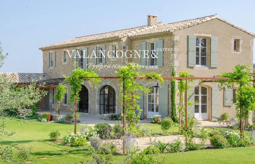 Image Façade à  maison traditionnelle de Eygalières