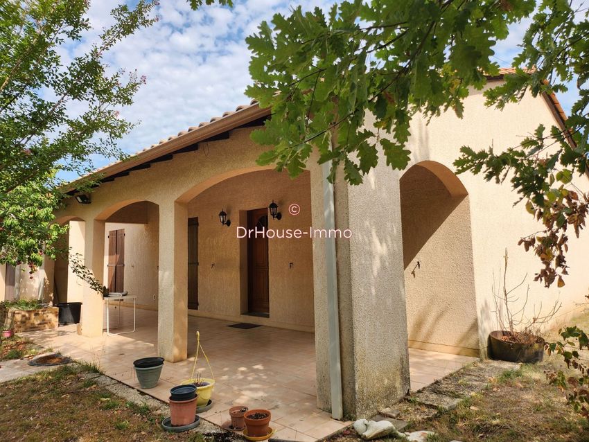 Image Façade à  villa de Creysse