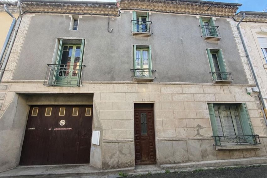 Image Vue à  maison de village de Trèbes