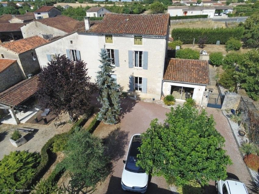 Image Façade à  maison individuelle de Verteuil-sur-Charente
