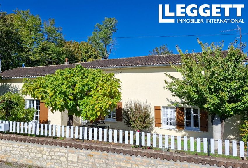 Image Façade à  propriété agricole de La Faye