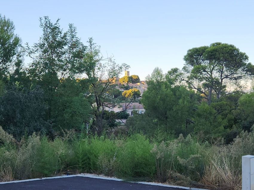 Image de terrain à Châteauneuf-de-Gadagne