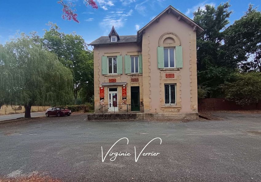 Image Façade à  villa de Hautefort