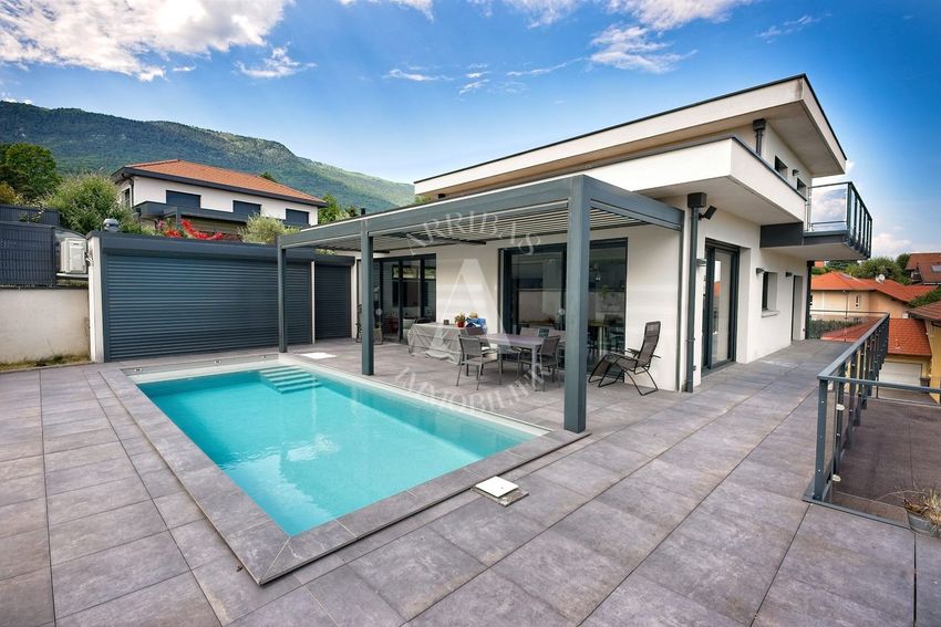 Image Piscine à  maison individuelle de Thoiry