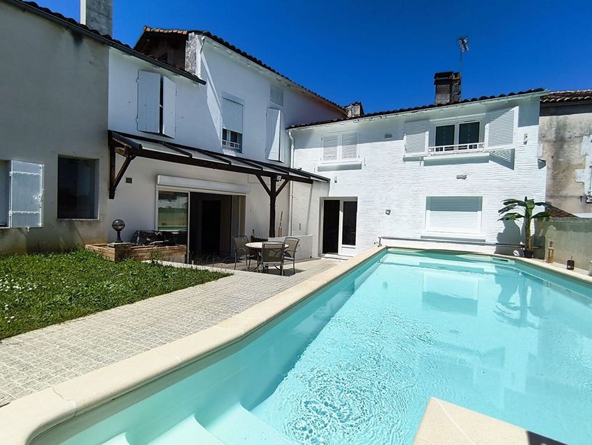 Image Piscine à  maison individuelle de Burie