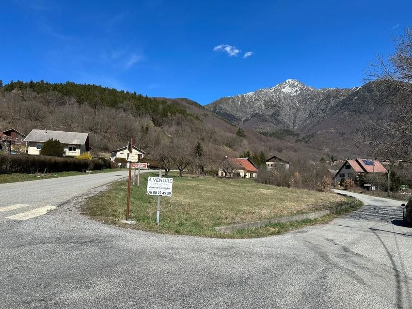 Image Vue à terrain de Saint-Firmin