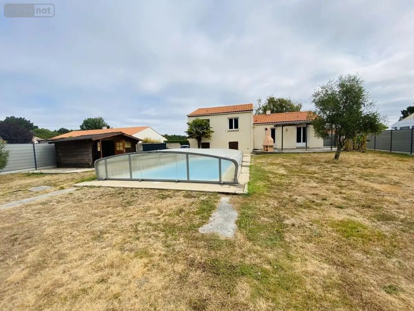 Image Piscine à  maison individuelle de La Marne