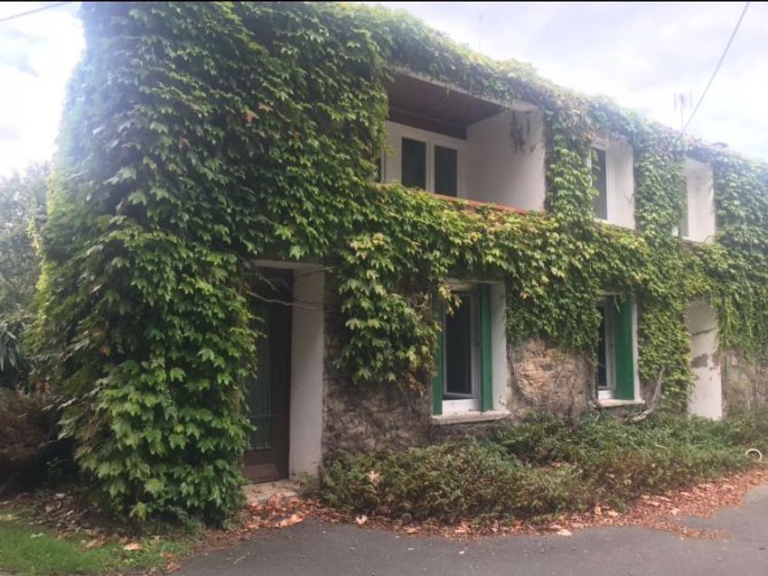 Image Façade à studio de Saint-Georges-de-Pointindoux