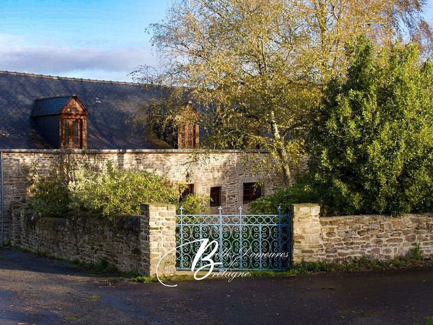 Image Façade à  maison mitoyenne de Val d'Oust
