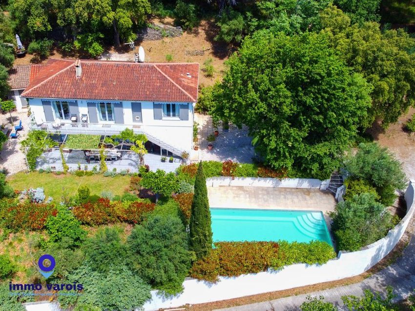 Image Piscine à  maison individuelle de Collobrières