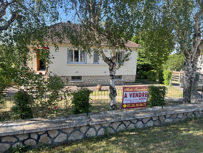 Image Façade à  maison individuelle de Gien