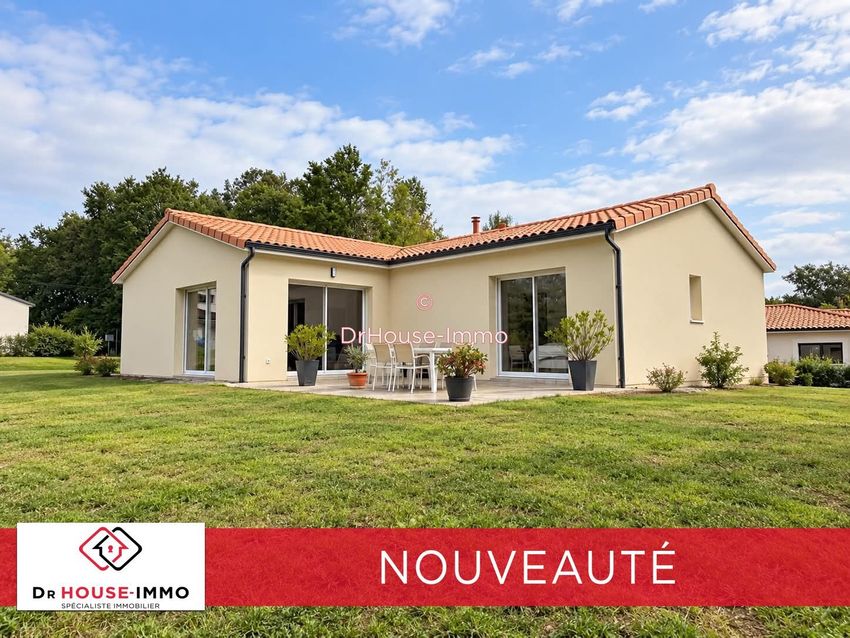 Image Façade à  villa de Boulazac Isle Manoire