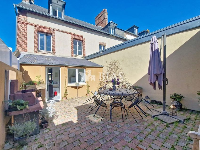 Image Façade à  maison individuelle de La Rivière-Saint-Sauveur