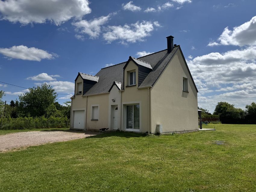 Image Façade à  maison individuelle de Gacé