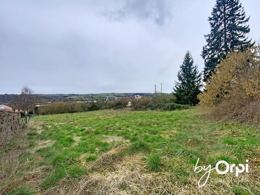 Image de terrain à Saint-Éloy-les-Mines