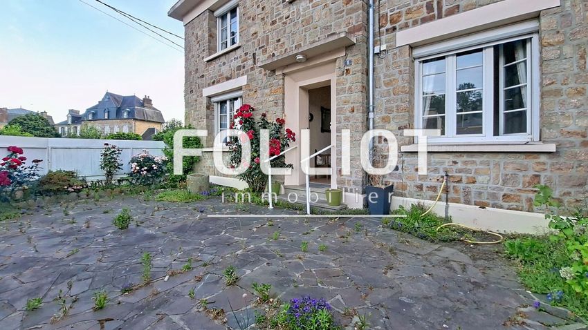 Image Façade à  maison mitoyenne de Villedieu-les-Poêles-Rouffigny