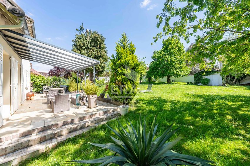 Image Jardin à  maison individuelle de Étiolles