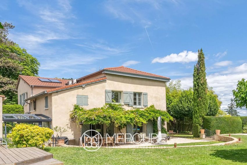 Image Façade à  maison individuelle de Charbonnières-les-Bains