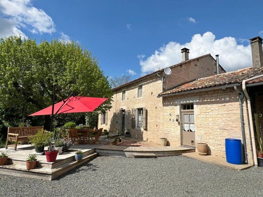 Image Façade à  maison individuelle de Sauzé-Vaussais