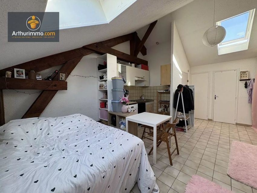 Image Chambre à studio de 7 Rue de Paris