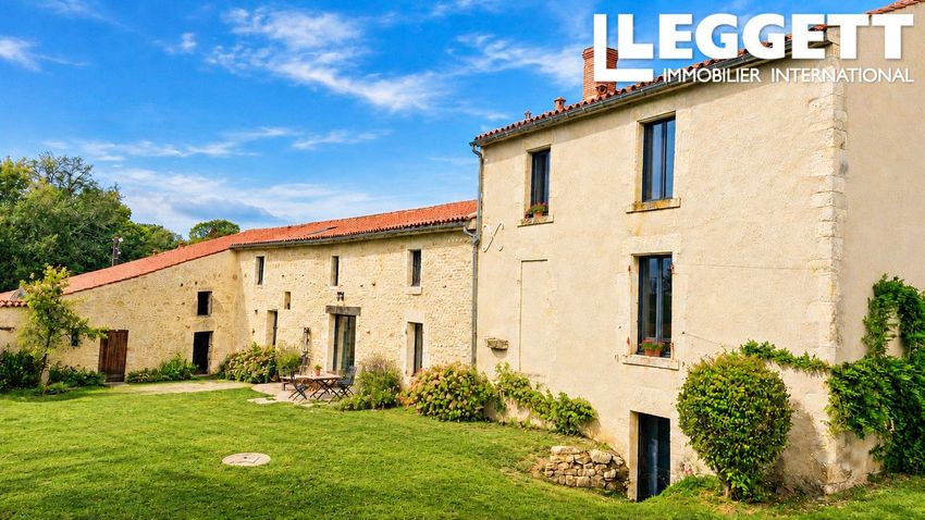 Image Façade à  propriété agricole de Saint-Martin-Lars-en-Sainte-Hermine