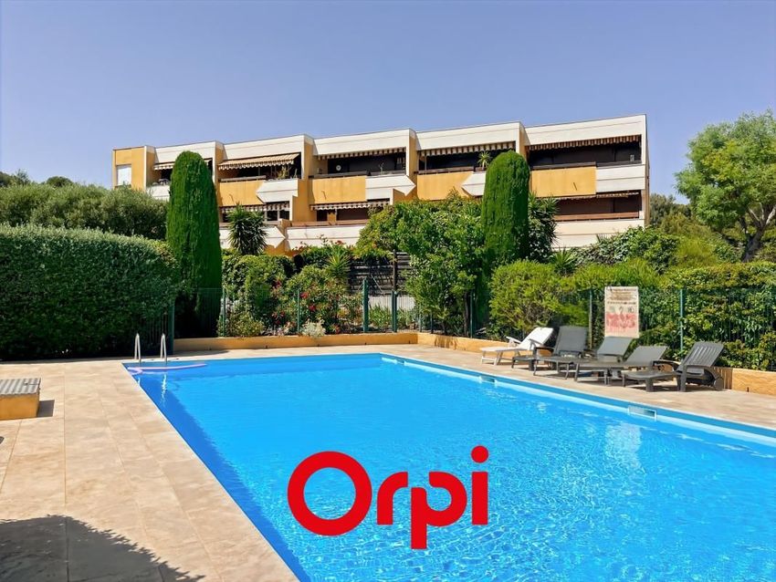 Image Piscine à appartement de Bandol