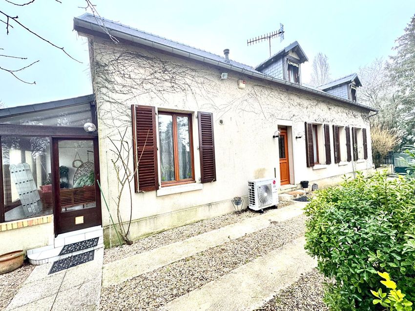 Image Façade à  maison individuelle de Louâtre