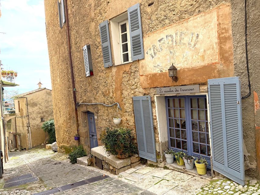 Image Façade à  maison individuelle de Seillans