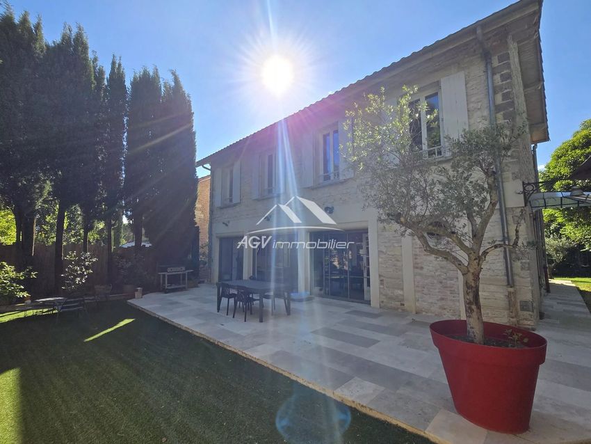 Image Façade à  maison individuelle de Saint-Hilaire-de-Brethmas