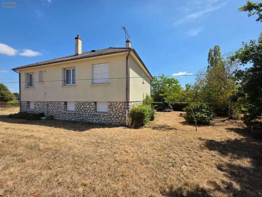 Image Façade à  maison individuelle de Neuillé-le-Lierre