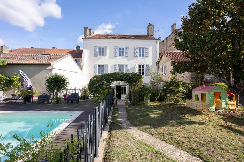 Image Façade à  propriété agricole de Saint-Sever